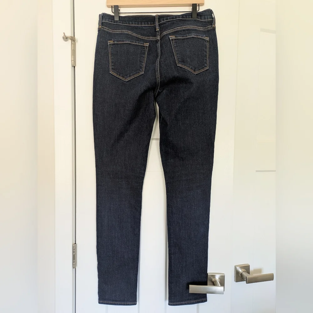 Old Navy Women's Dark Wash Curvy Mid-rise Jeans - Picture 3 of 5